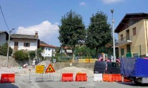 Rifreddo, si completa l'area rialzata davanti all'asilo comunale