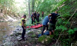 Settantacinquenne cade in una scarpata e si infortuna alla schiena, recuperato dal Soccorso Alpino