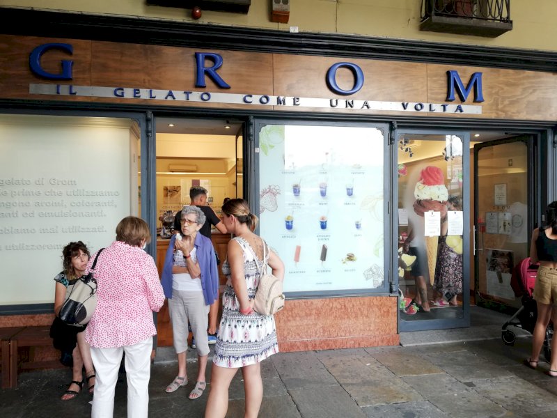 Cuneo, chiude i battenti la gelateria Grom di piazza Galimberti