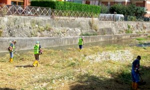 Beinette, volontari della Protezione Civile hanno ripulito il letto del torrente Josina