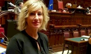 Un insegnante trasferito perché critico sul ddl Zan? FdI attacca: 