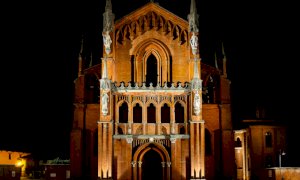 Gli edifici simbolo di Bra si vestono di una nuova luce
