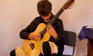 Giovane chitarrista di Borgo San Dalmazzo premiato a Mondovì per 