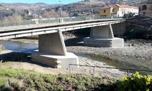 Lavori di consolidamento del ponte sul fiume Bormida a Cortemilia