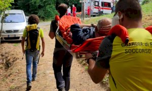 Borgo, cade mentre lavora in un bosco e si fa male a una gamba: 60enne recuperato dal Soccorso Alpino