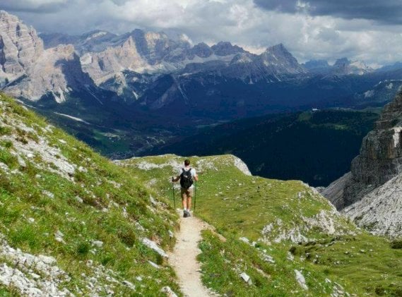 Gli 8 consigli del Soccorso Alpino per chi va in montagna da solo
