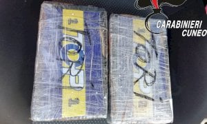 Spaccio di droga nel centro di Bra: cinque uomini arrestati dai Carabinieri