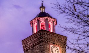 Busca, a ottobre la torre della Rossa si illumina di rosa
