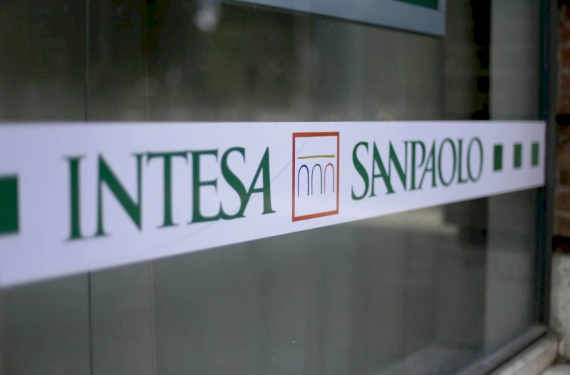 Cuneo, chiude la filiale Intesa San Paolo di piazza Europa: "Inevitabile il processo di contenimento"