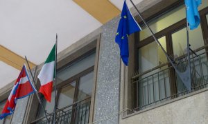 Bandiere esposte per la festa di San Francesco, patrono d’Italia