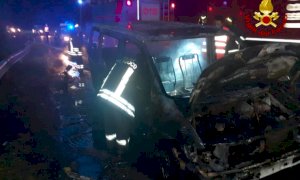 Furgone a fuoco a Sant'Albano Stura, intervento dei vigili del fuoco