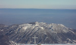 La bandiera di Saluzzo Monviso 2024  sale sul Mombracco