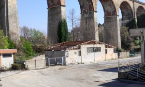 Mondovì riqualifica la piazza dei Ravanet: 40mila euro per abbattere la vecchia rifiuteria