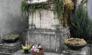 Bra, tombe in scadenza nei cimiteri cittadini: se nessuno rinnova, le salme finiranno nel campo comune