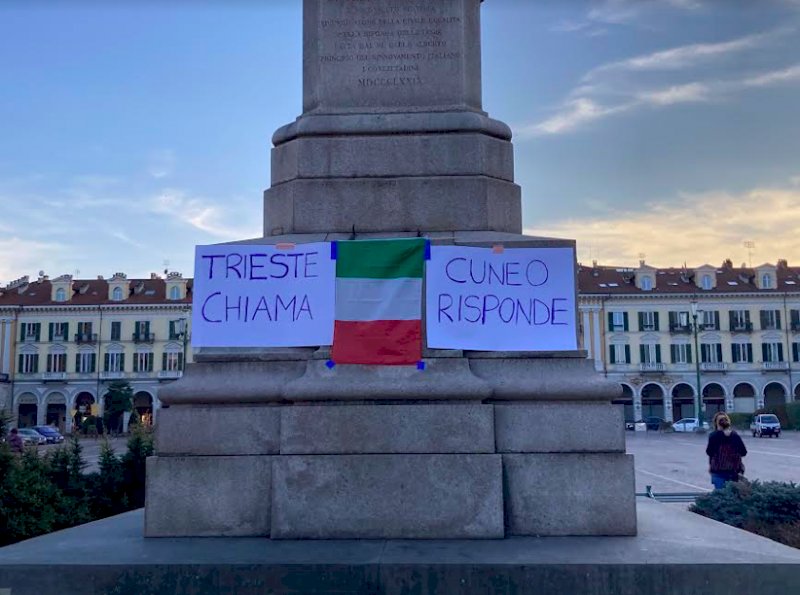 Cuneo, giovedì sera i 'no pass' tornano in piazza in solidarietà con i manifestanti di Trieste