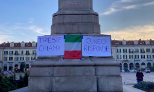 Cuneo, giovedì sera i 'no pass' tornano in piazza in solidarietà con i manifestanti di Trieste
