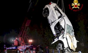 Auto in una scarpata a Brossasco: morti due giovani, gravi altri due