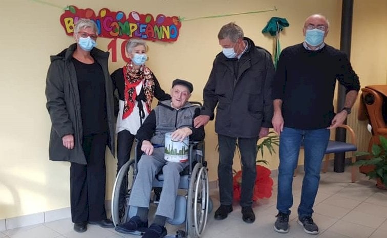Luigi Salvatico compie 102 anni: Garessio festeggia il reduce della Cuneense