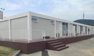 Infiltrazioni di acqua piovana nei moduli allestiti per ospitare le Medie di Busca, stasera un incontro