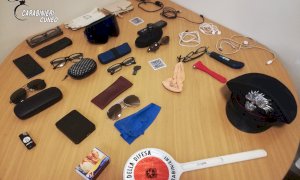 Cuneo, sfondava i finestrini delle auto parcheggiate rubando oggetti dagli abitacoli: denunciato