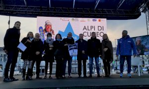 Le stelle dello sci in piazza Galimberti per il lancio della stagione invernale cuneese