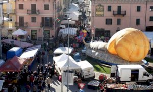 Borgo San Dalmazzo, per la Fiera Fredda il Comune vieta con un'ordinanza il gioco 