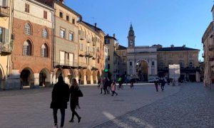 Nel centro storico di Savigliano torna la mascherina obbligatoria anche all'aperto