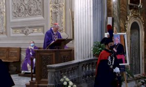 L’addio a monsignor Aldo Giordano nel Duomo di Cuneo: “Era convinto che un’altra Europa è possibile”