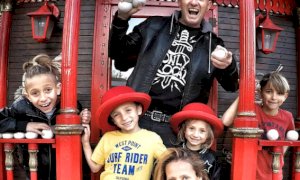 All’Iris di Dronero il magico show rock della Family Dem