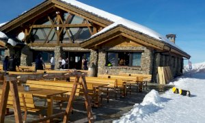 Limone Piemonte, vigile del fuoco fuori servizio evita il disastro in una baita sulle piste da sci
