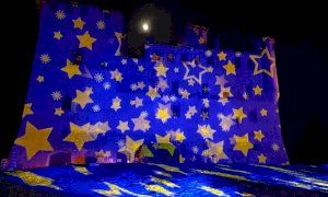 Da Alba a Cuneo, un “racconto luminoso” fatto di luci e stelle per festeggiare il Natale