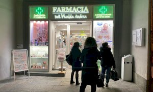 Tamponi e vaccini in farmacia, aperture straordinarie durante le festività