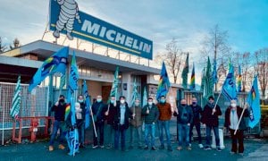A distanza di tre settimane dall'ultima volta i lavoratori Rekeep tornano a manifestare davanti alla Michelin