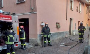 A fuoco un sottoscala nel centro di Garessio, salvati due anziani