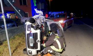 Auto cappottata a Monastero Vasco, sul posto 118 e vigili del fuoco