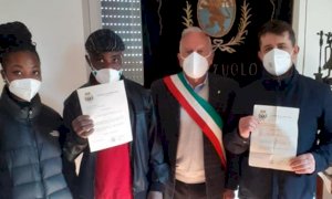 Verzuolo consegna la cittadinanza a due nuovi cittadini italiani