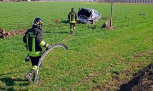 Fossano, un'auto finisce per i campi: ferito il conducente