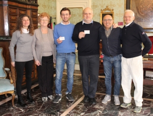 Alba, il Sindaco Maurizio Marello ha ricevuto la tessera n. 1 dal Gruppo Sportivo Sordi nel 45esimo anniversario della loro fondazione