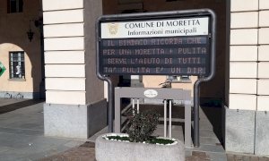 A Moretta un pannello elettronico invita i cittadini al senso civico