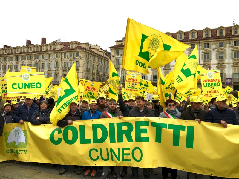 Stop alle speculazioni sui prezzi: agricoltori cuneesi in piazza a Torino