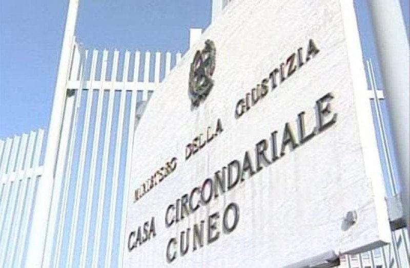 Rissa tra due gang di detenuti a Cerialdo: dopo le botte, le celle devastate