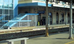 Il vento danneggia la tettoia della stazione di Fossano: sul posto i Vigili del Fuoco