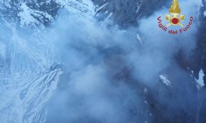 Incendio in alta valle Vermenagna, a spegnerlo ci pensa la neve