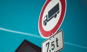 Bra: divieto di transito ai mezzi pesanti in via F.lli Rosselli