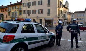 Ubriaco al volante, provoca un incidente: denunciato