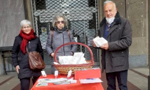 Verzuolo, sabato mattina distribuite delle pagnotte per sensibilizzare sulla violenza alle donne