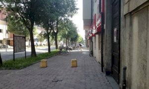 Botte dal branco dopo la lite al Carrefour di Cuneo, un ventenne è a processo