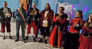Festa di carnevale in piazza a Rifreddo