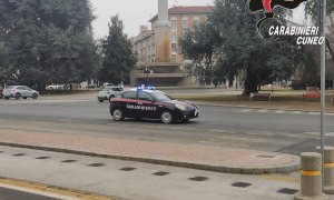 Fermato nella zona della stazione con dosi di crack e pasticche di Rivotril: arrestato