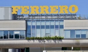 La Ferrero sospende le sue attività non essenziali e i suoi piani di sviluppo in Russia